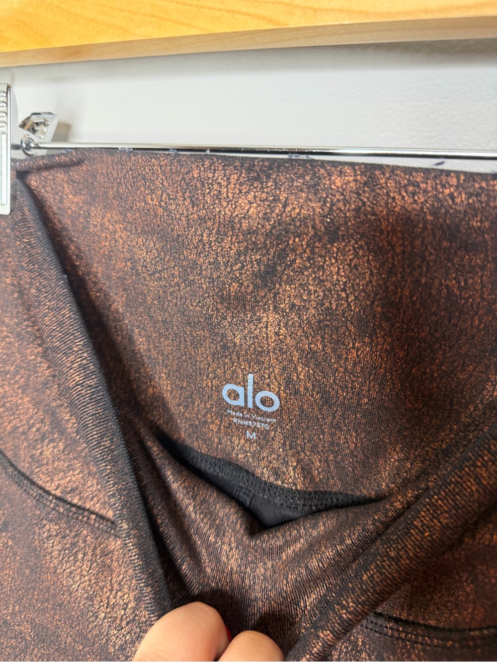 ALO Yoga Brown Marbled Leggings - Picture 2 of 3
